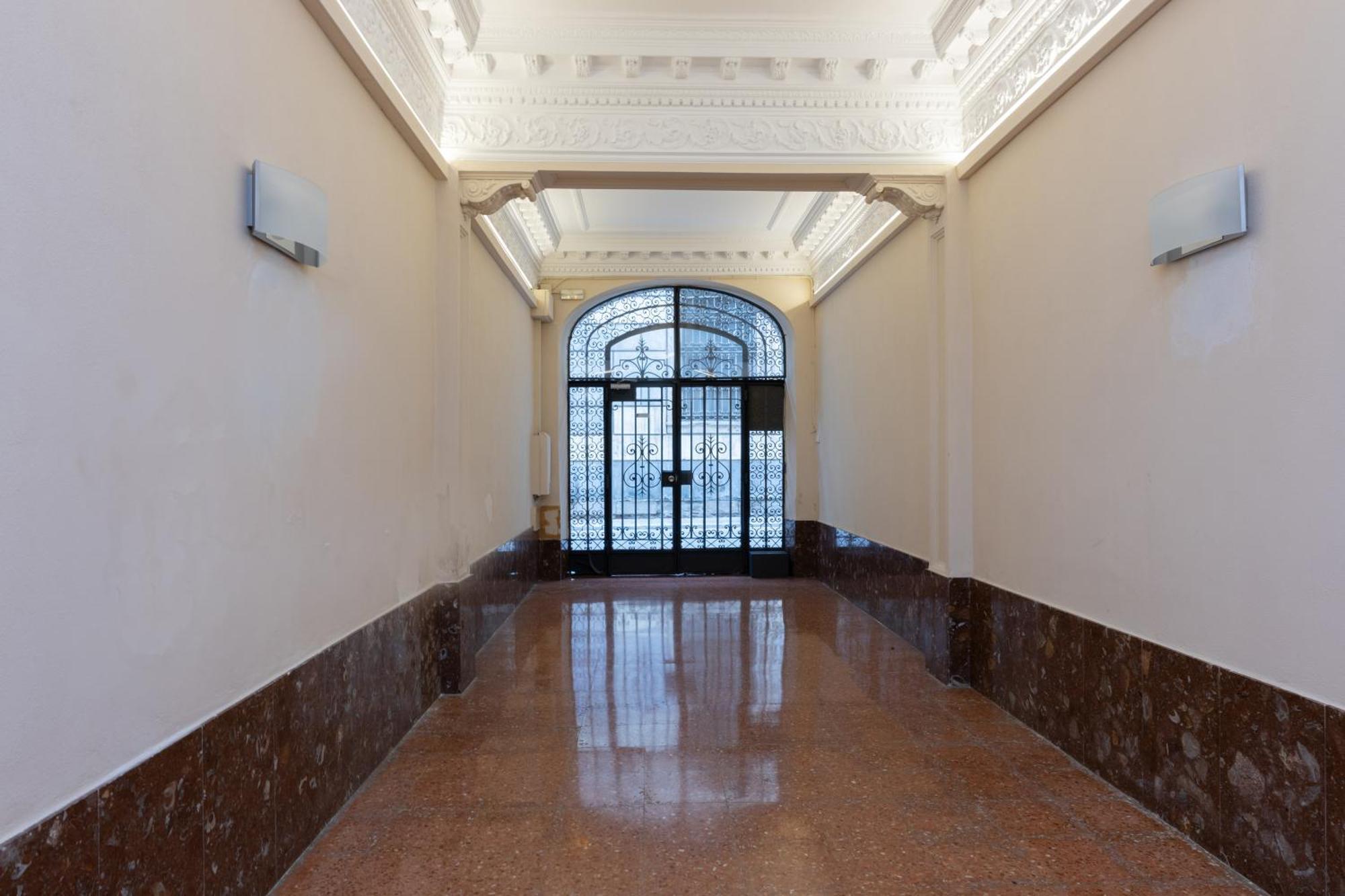 Hotel Lyon Барселона Екстериор снимка